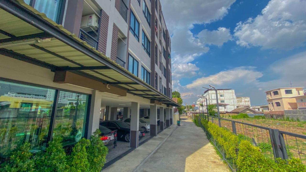 Plearnwan Deluxe Mansion 호텔 방콕 외부 사진