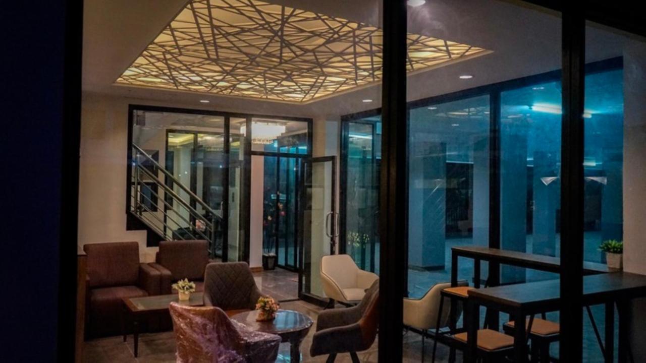 Plearnwan Deluxe Mansion 호텔 방콕 외부 사진