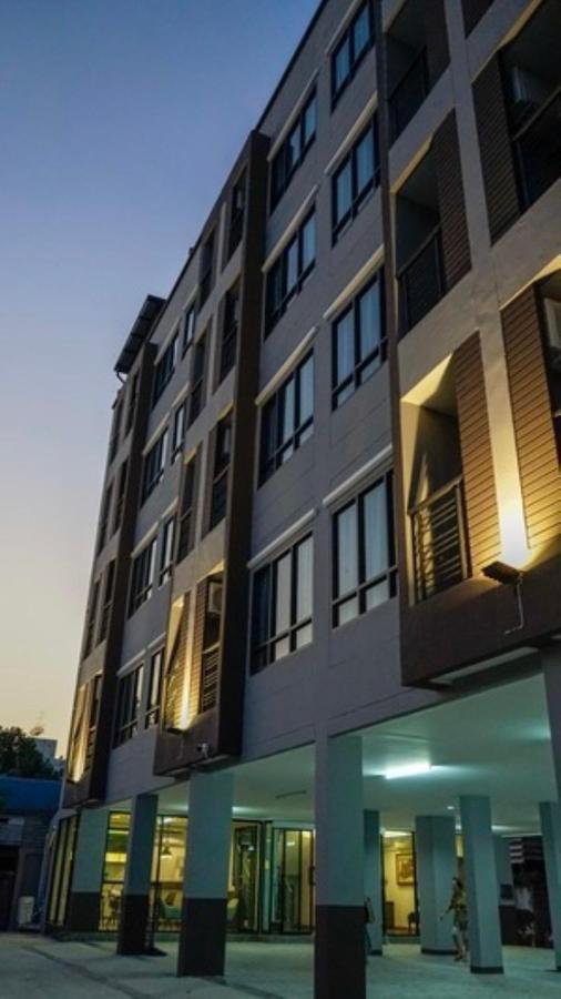 Plearnwan Deluxe Mansion 호텔 방콕 외부 사진